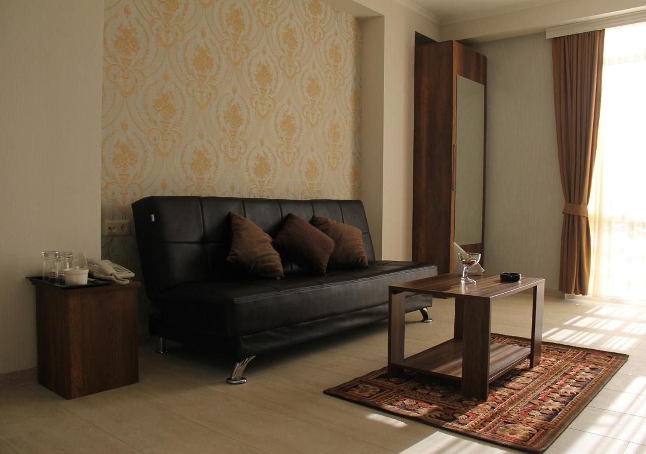 Moon Light Hotel Tbilisi Eksteriør bilde